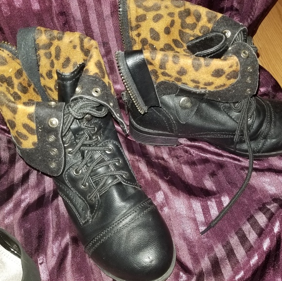Black combat boots - Picture 3 of 5